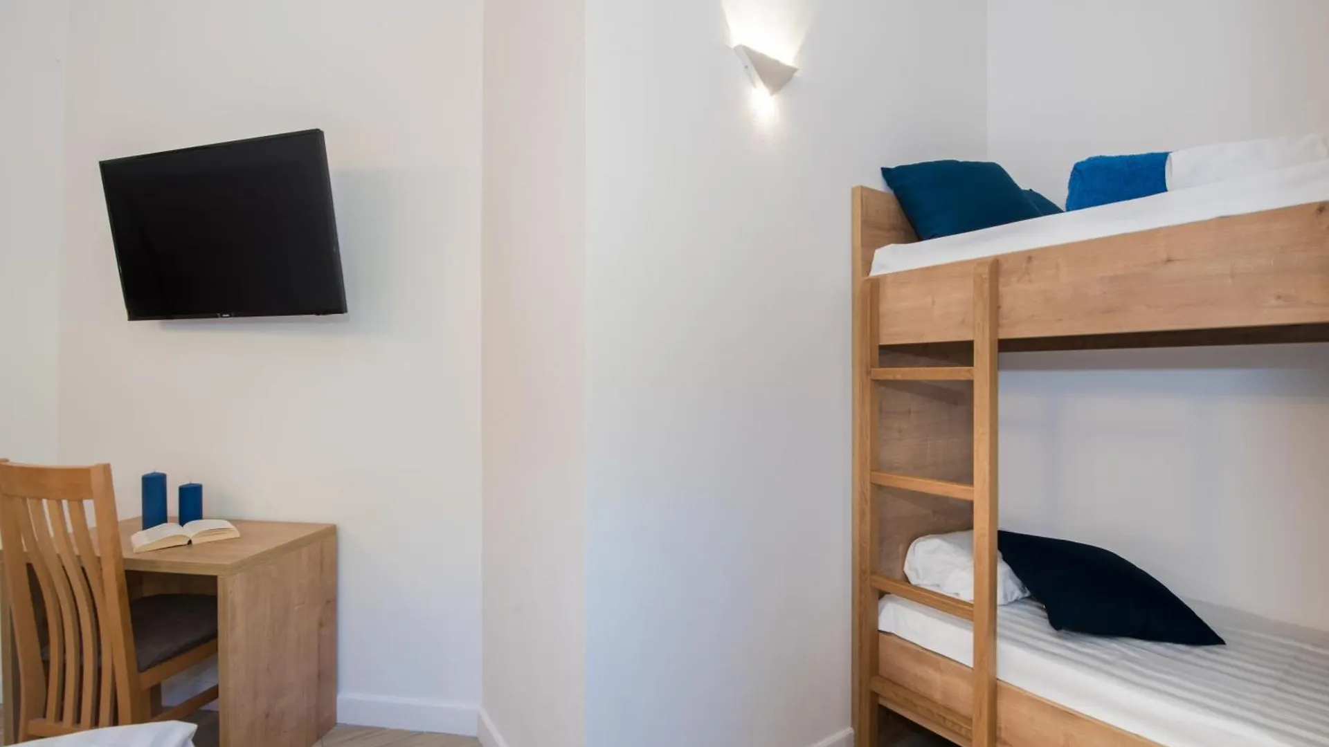 Vila Girasole Fewo - Appartment Ravni