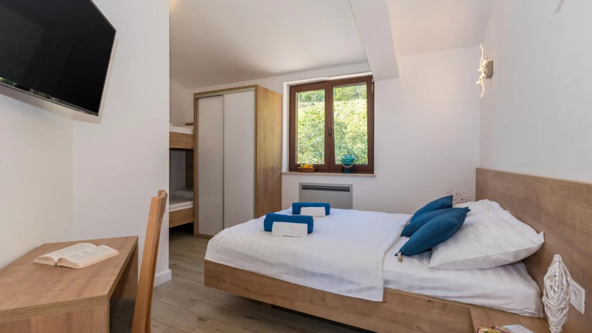 Holiday home Vila Girasole Fewo - Appartment Ravni